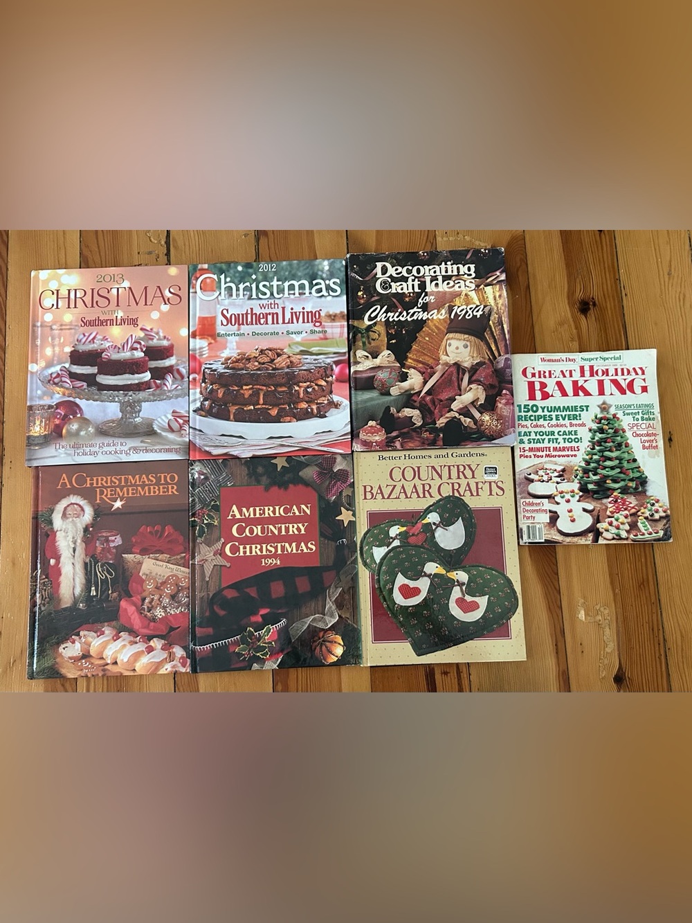 Lot of 7 Vintage Christmas Books & Magazines - Southern Living, Crafting, Baking